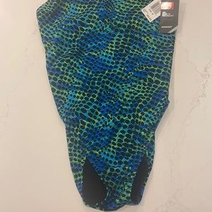 TYR Durafast performance swimsuit. Women’s size 40. NWT